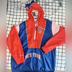 Brand new - NEVER WORN Mitchell & Ness MEN Knicks pullover (windbreaker like)